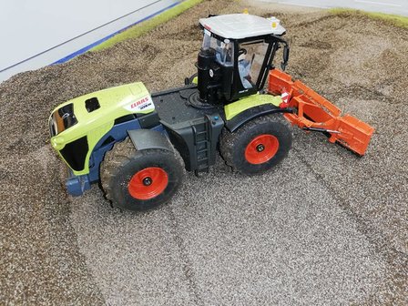 Siku Claas Xerion bluetooth tractor